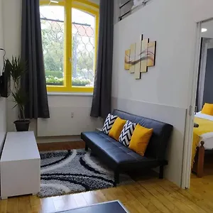 Lyly - Parkování Zdarma - U Centra Apartmán